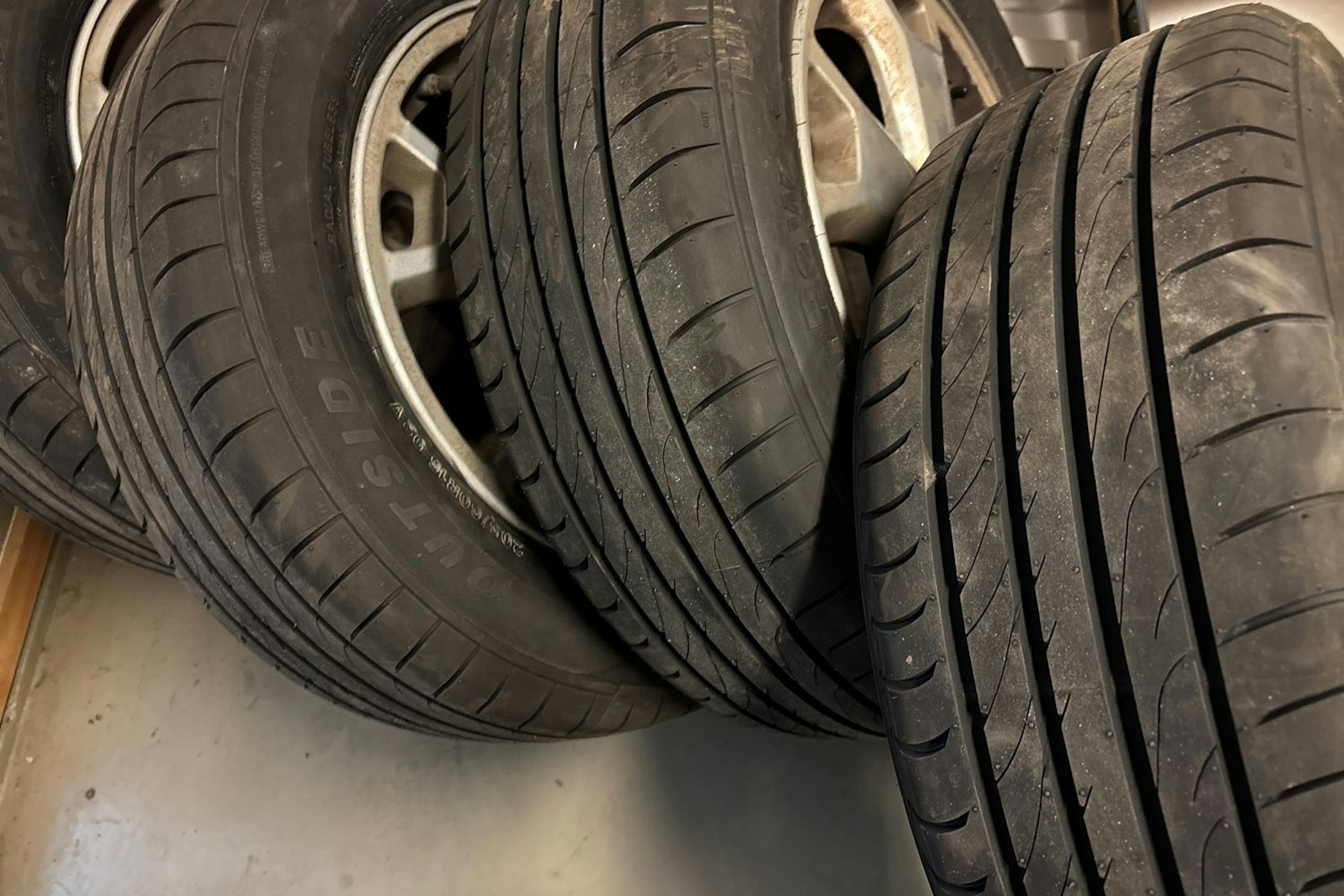 met. keltainen Ford Grand Tourneo Connect 2014 kuva 34.