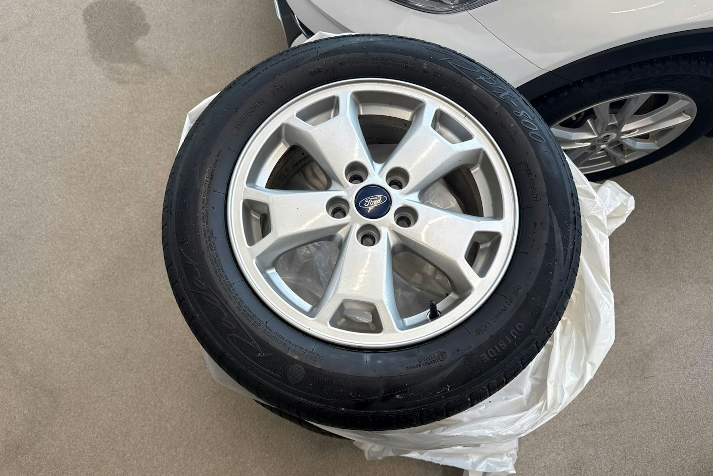 musta Ford Grand Tourneo Connect 2017 kuva 13.