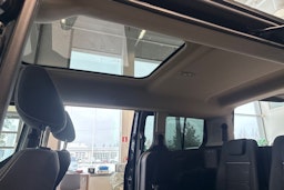 musta Ford Grand Tourneo Connect 2017 kuva 20.