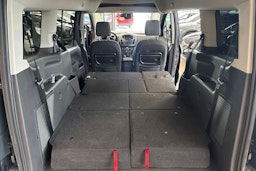 musta Ford Grand Tourneo Connect 2017 kuva 21.