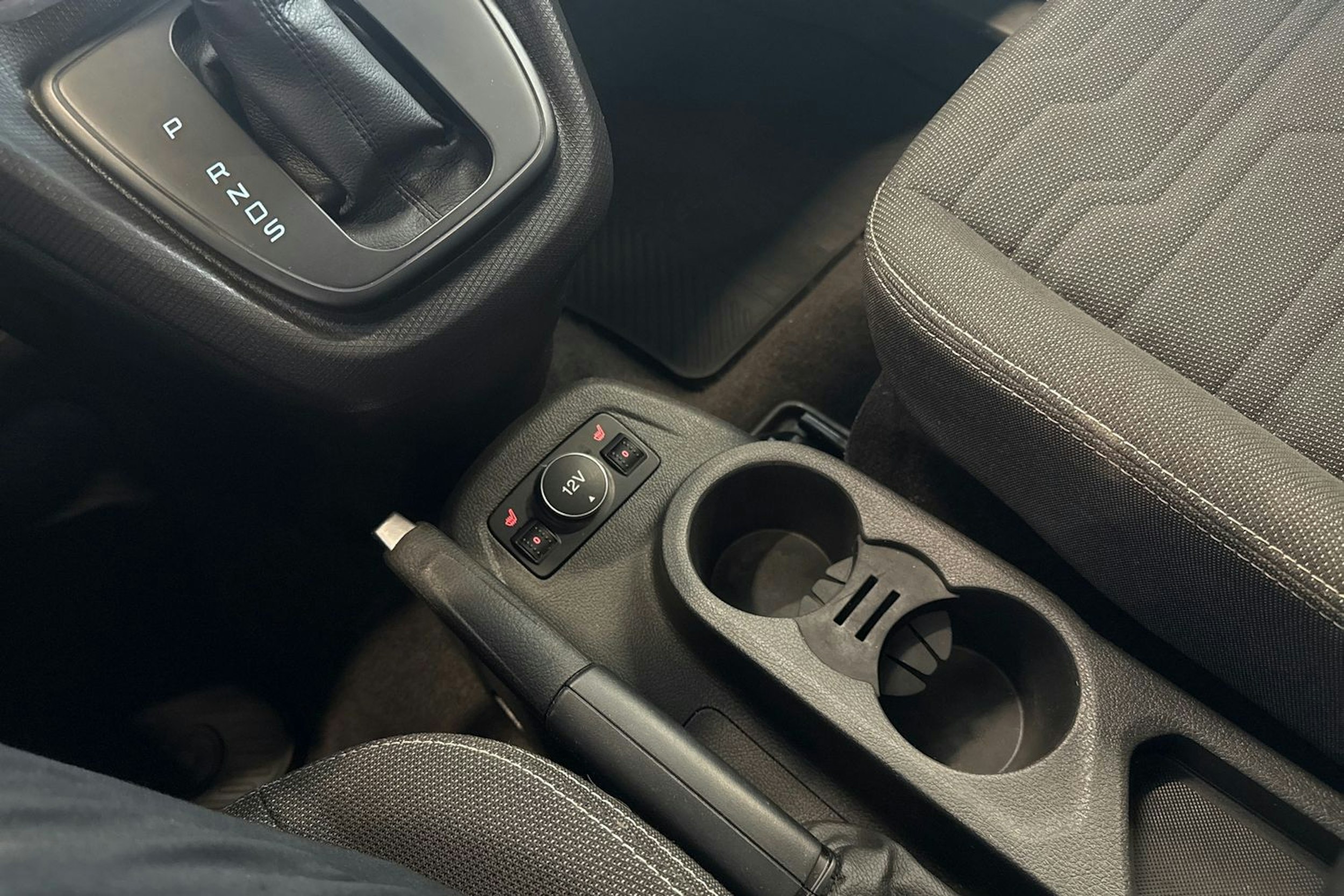 musta Ford Grand Tourneo Connect 2017 kuva 31.