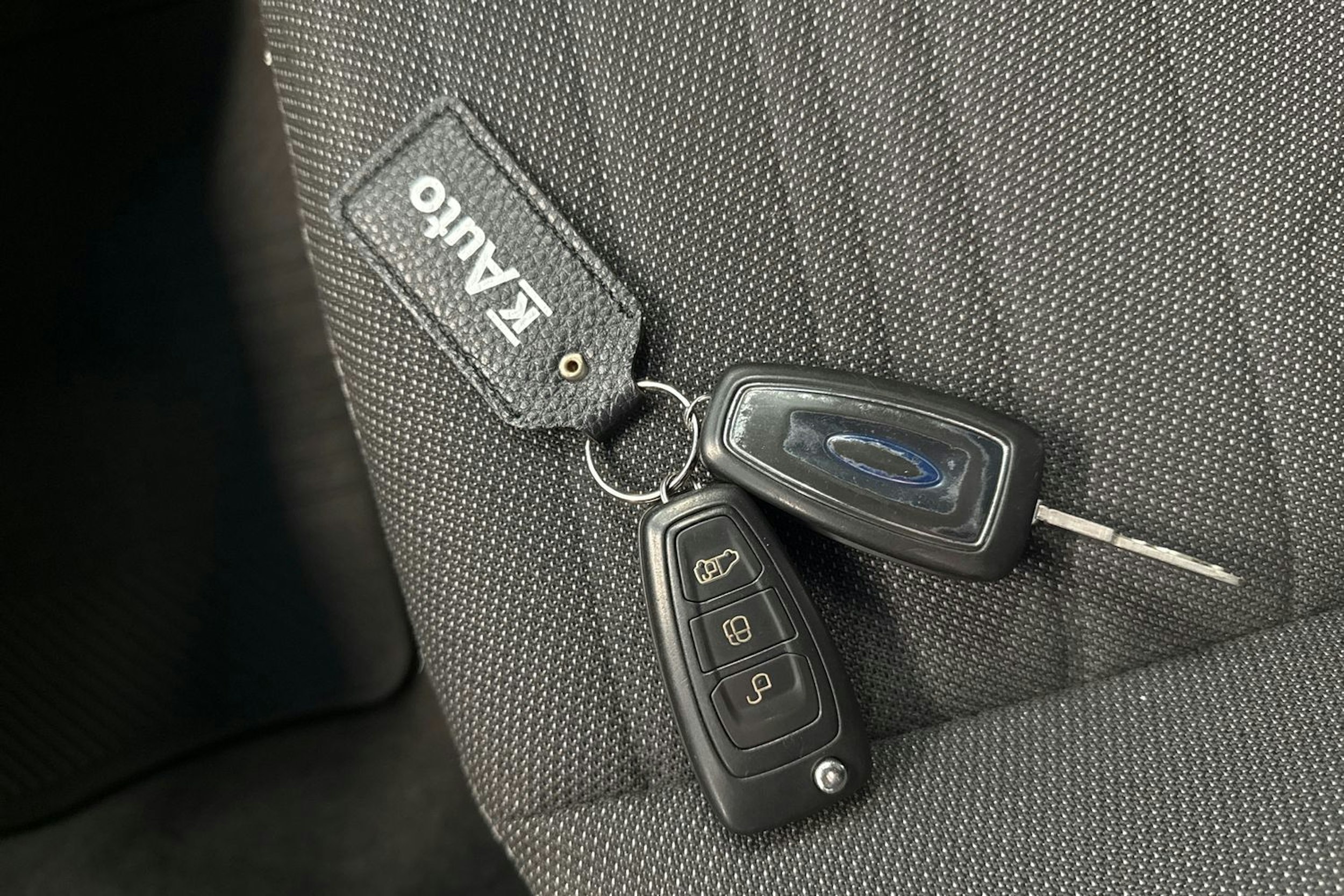 musta Ford Grand Tourneo Connect 2017 kuva 33.