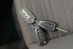 musta Ford Grand Tourneo Connect 2017 kuva 33.