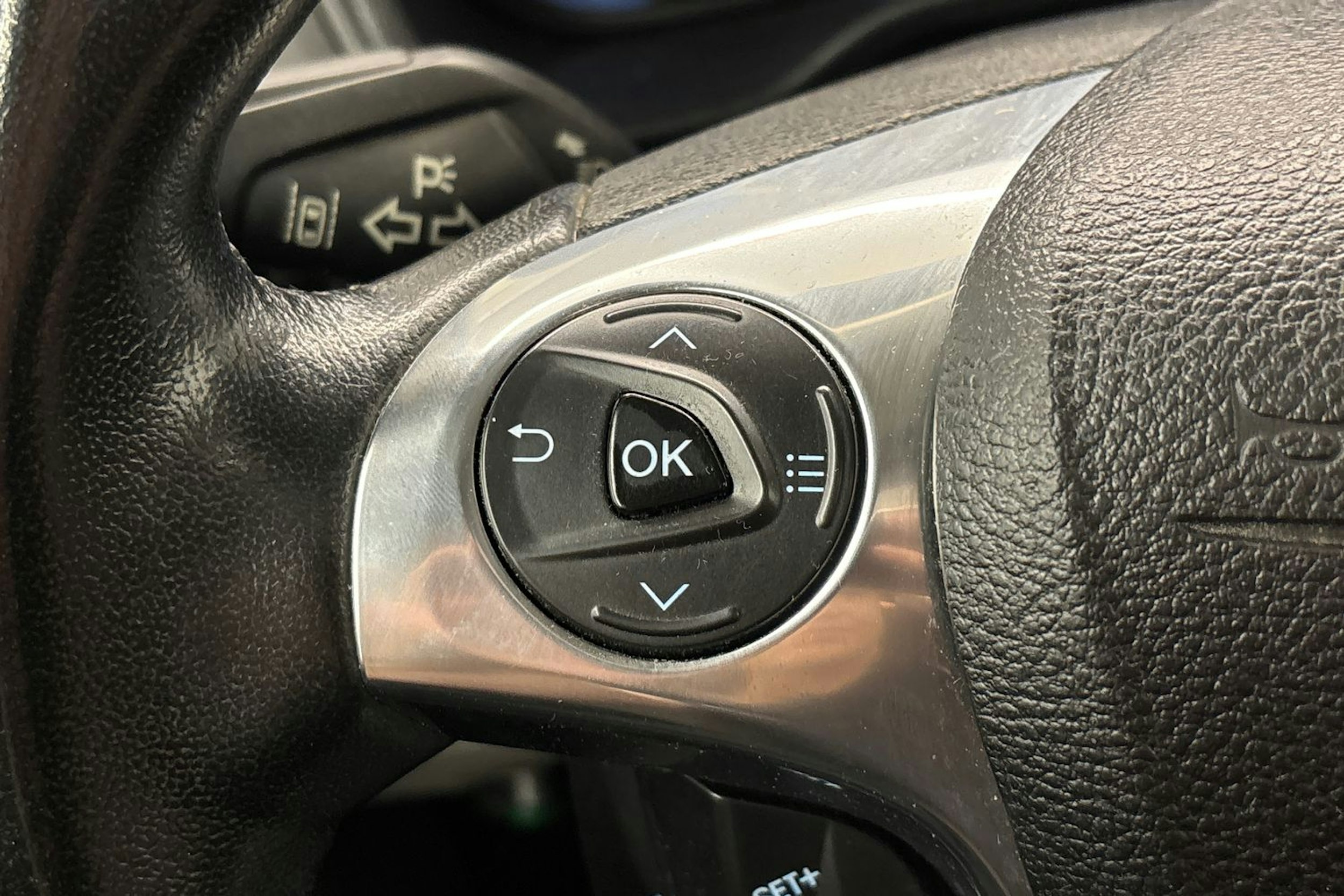 harmaa Ford Grand Tourneo Connect 2018 kuva 16.