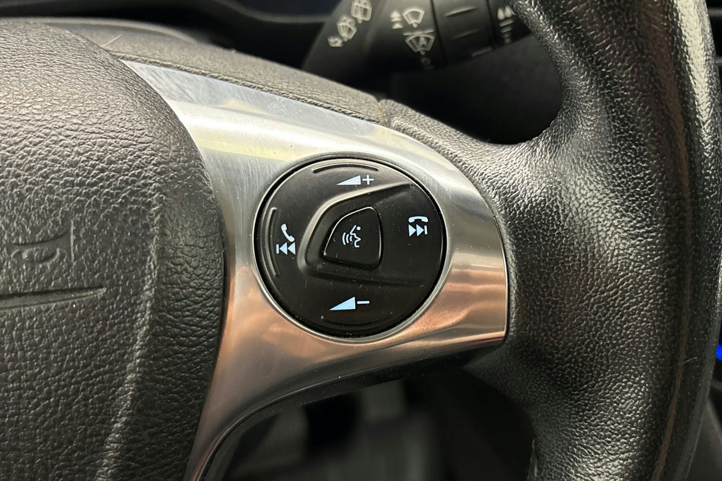 harmaa Ford Grand Tourneo Connect 2018 kuva 17.