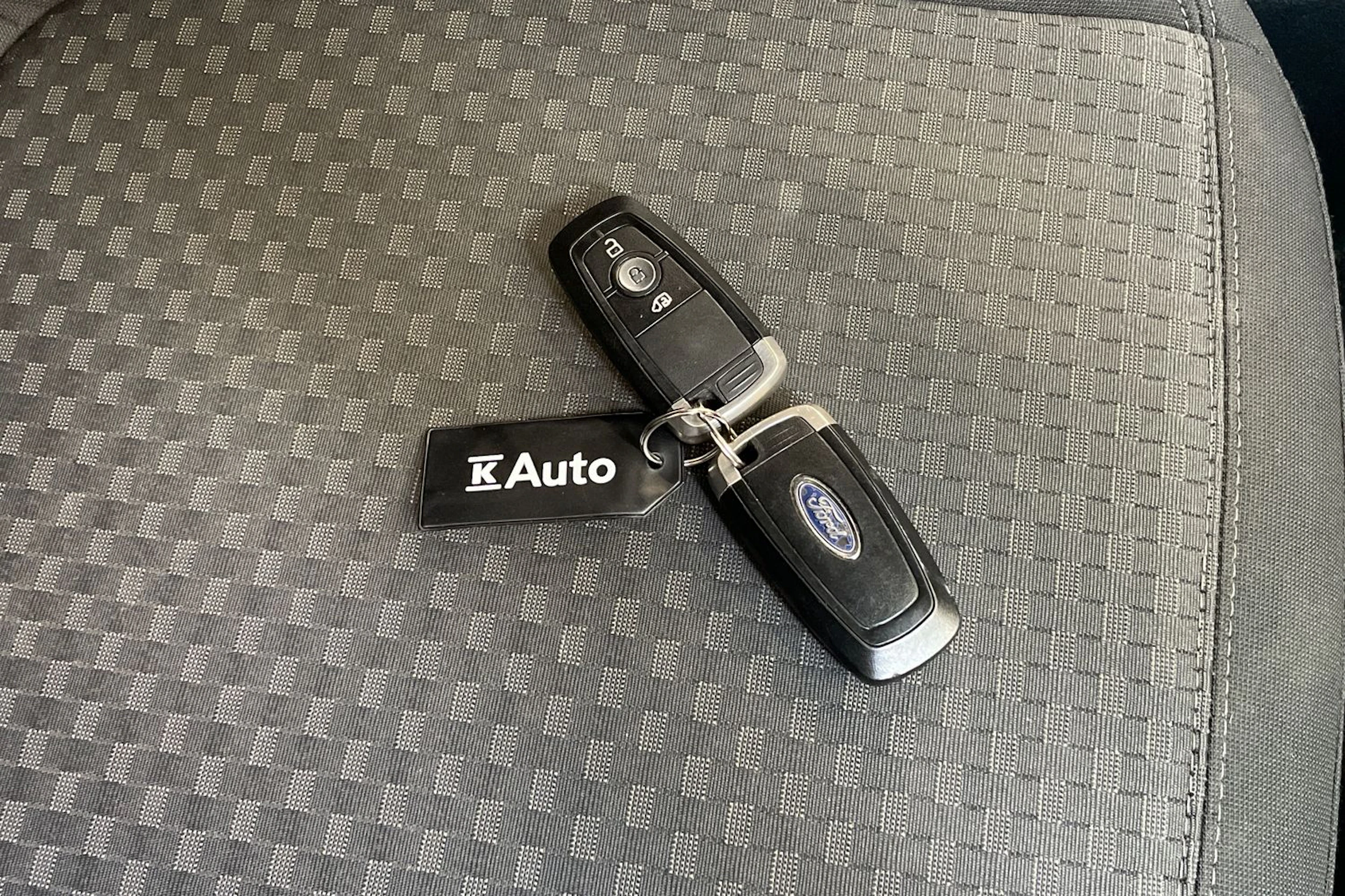 musta Ford Grand Tourneo Connect 2019 kuva 34.