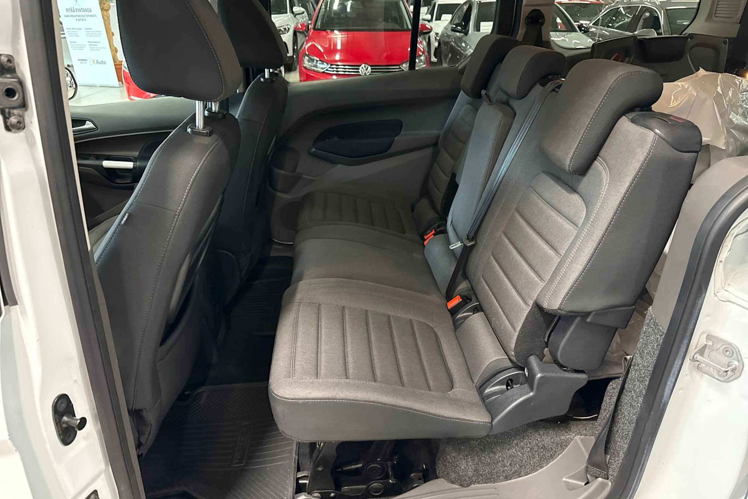 valkoinen Ford Grand Tourneo Connect 2020 kuva 20.