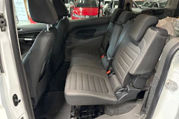 valkoinen Ford Grand Tourneo Connect 2020 kuva 20.