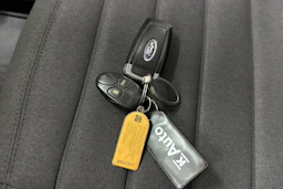 valkoinen Ford Grand Tourneo Connect 2020 kuva 26.