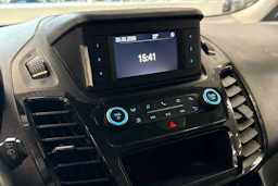 valkoinen Ford Grand Tourneo Connect 2020 kuva 29.