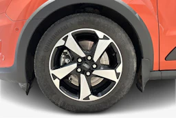 punainen Ford Grand Tourneo Connect 2021 kuva 9.