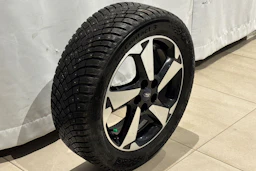 punainen Ford Grand Tourneo Connect 2021 kuva 11.