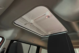 punainen Ford Grand Tourneo Connect 2021 kuva 17.
