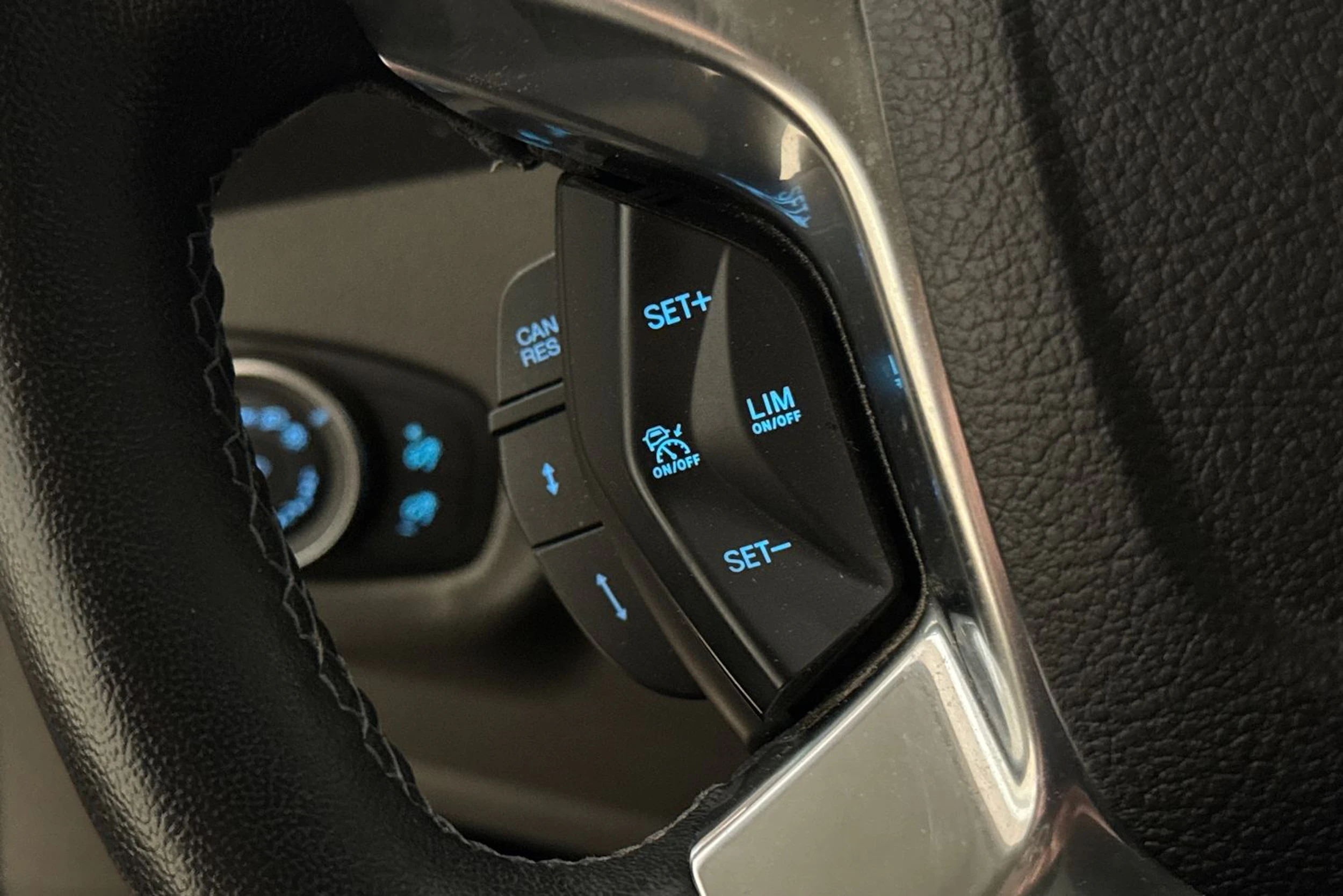 punainen Ford Grand Tourneo Connect 2021 kuva 19.