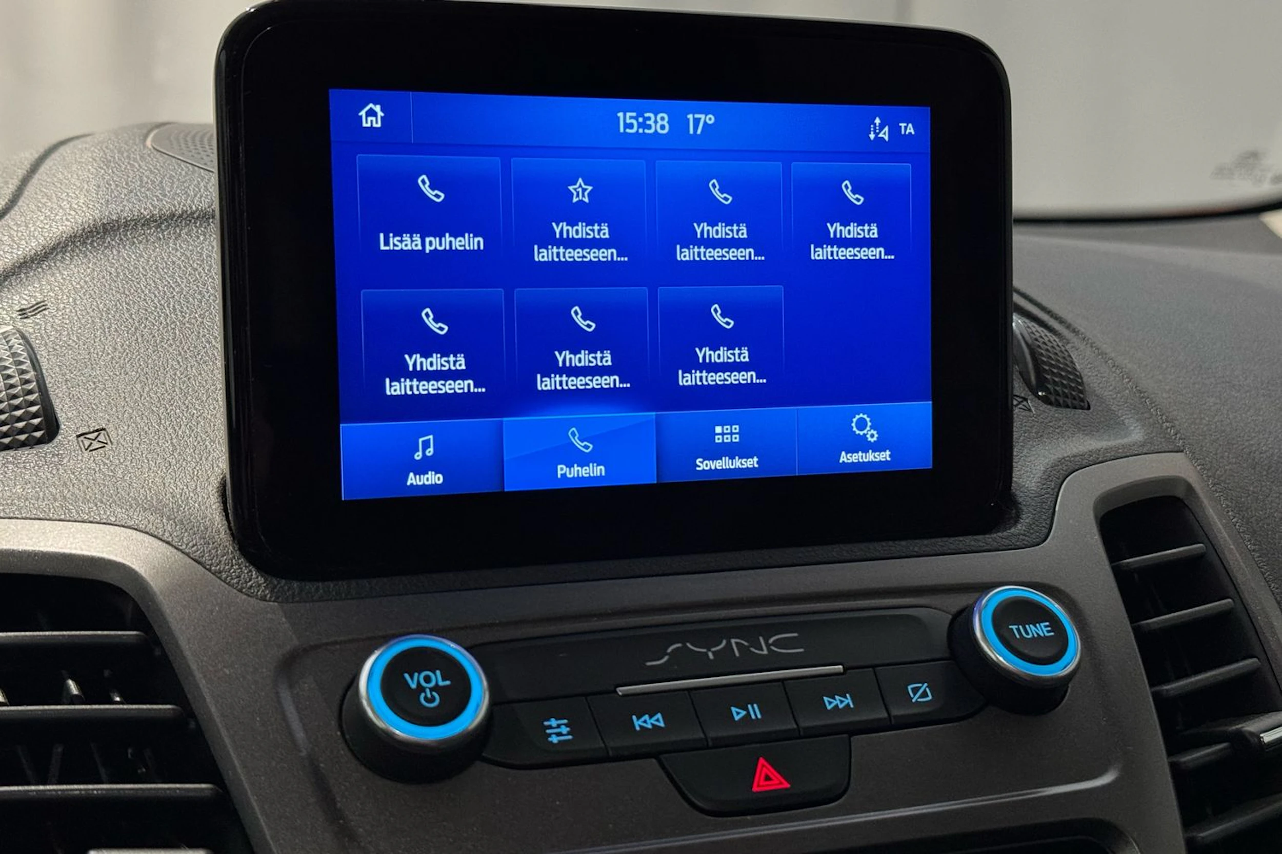 punainen Ford Grand Tourneo Connect 2021 kuva 24.