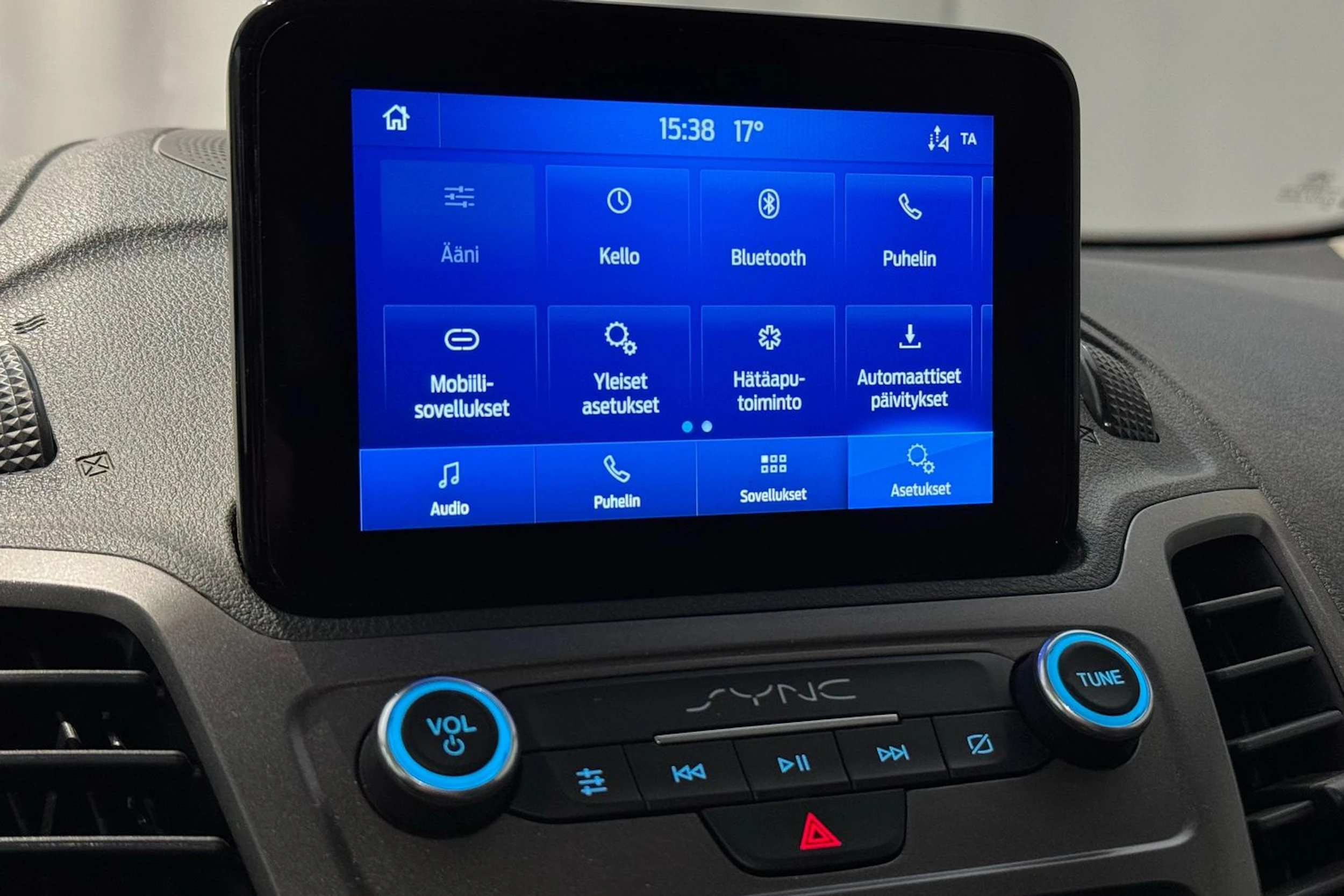 punainen Ford Grand Tourneo Connect 2021 kuva 25.