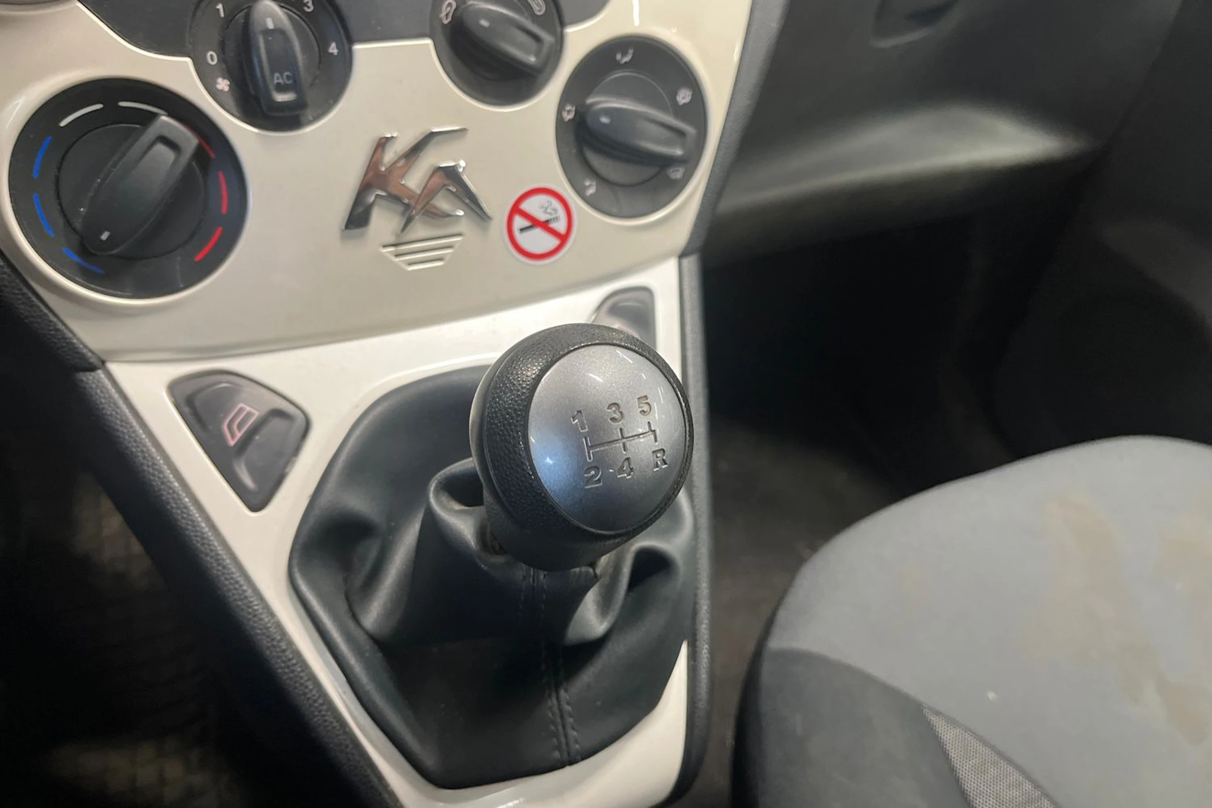 Sininen Ford KA 2009 kuva 15.