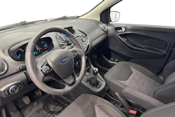 musta Ford KA+ 2017 kuva 6.