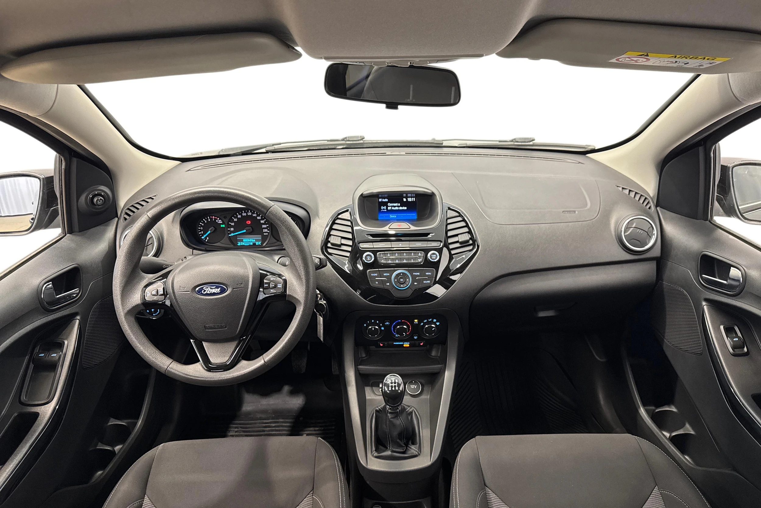 musta Ford KA+ 2017 kuva 7.