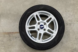 musta Ford KA+ 2017 kuva 10.