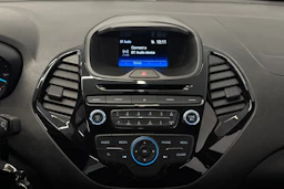 musta Ford KA+ 2017 kuva 16.