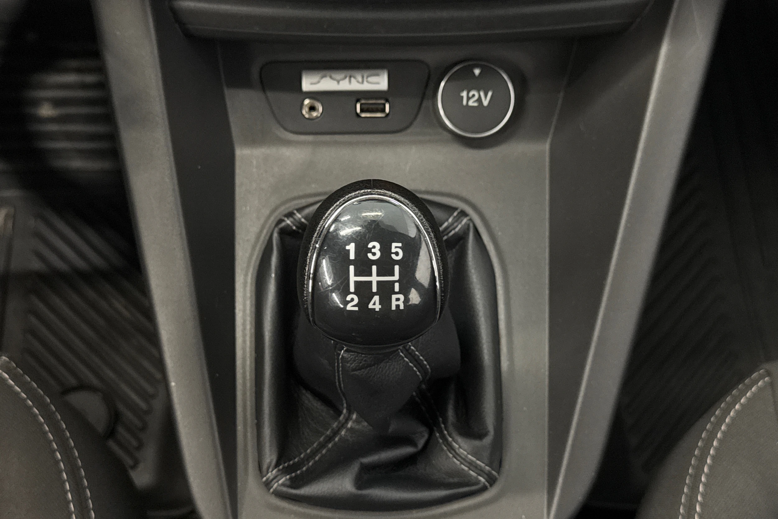 musta Ford KA+ 2017 kuva 18.