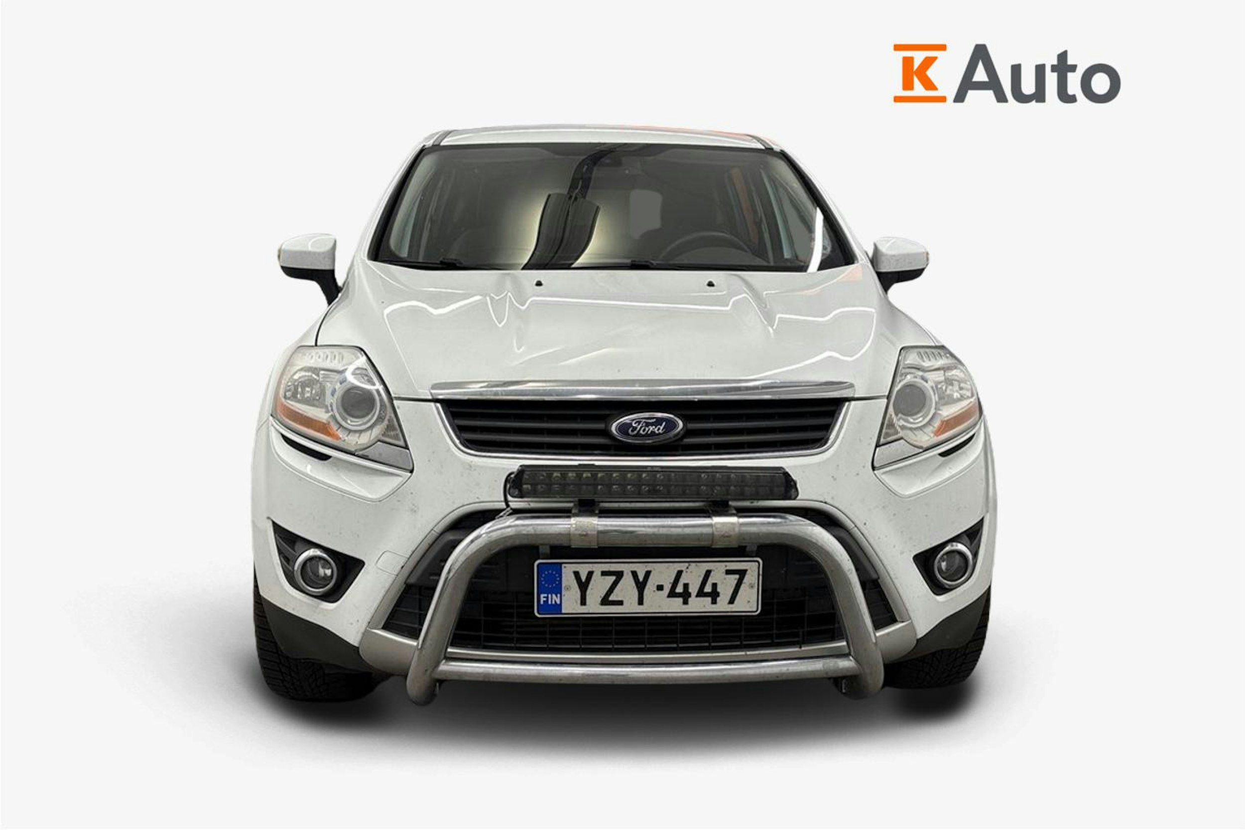 Valkoinen Ford Kuga 2010 kuva 4.