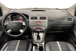 Valkoinen Ford Kuga 2010 kuva 7.