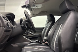 Valkoinen Ford Kuga 2010 kuva 11.