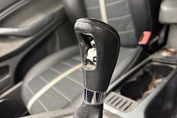 Valkoinen Ford Kuga 2010 kuva 17.