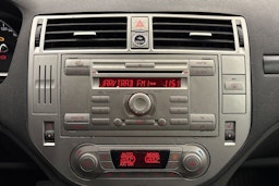 Valkoinen Ford Kuga 2010 kuva 18.