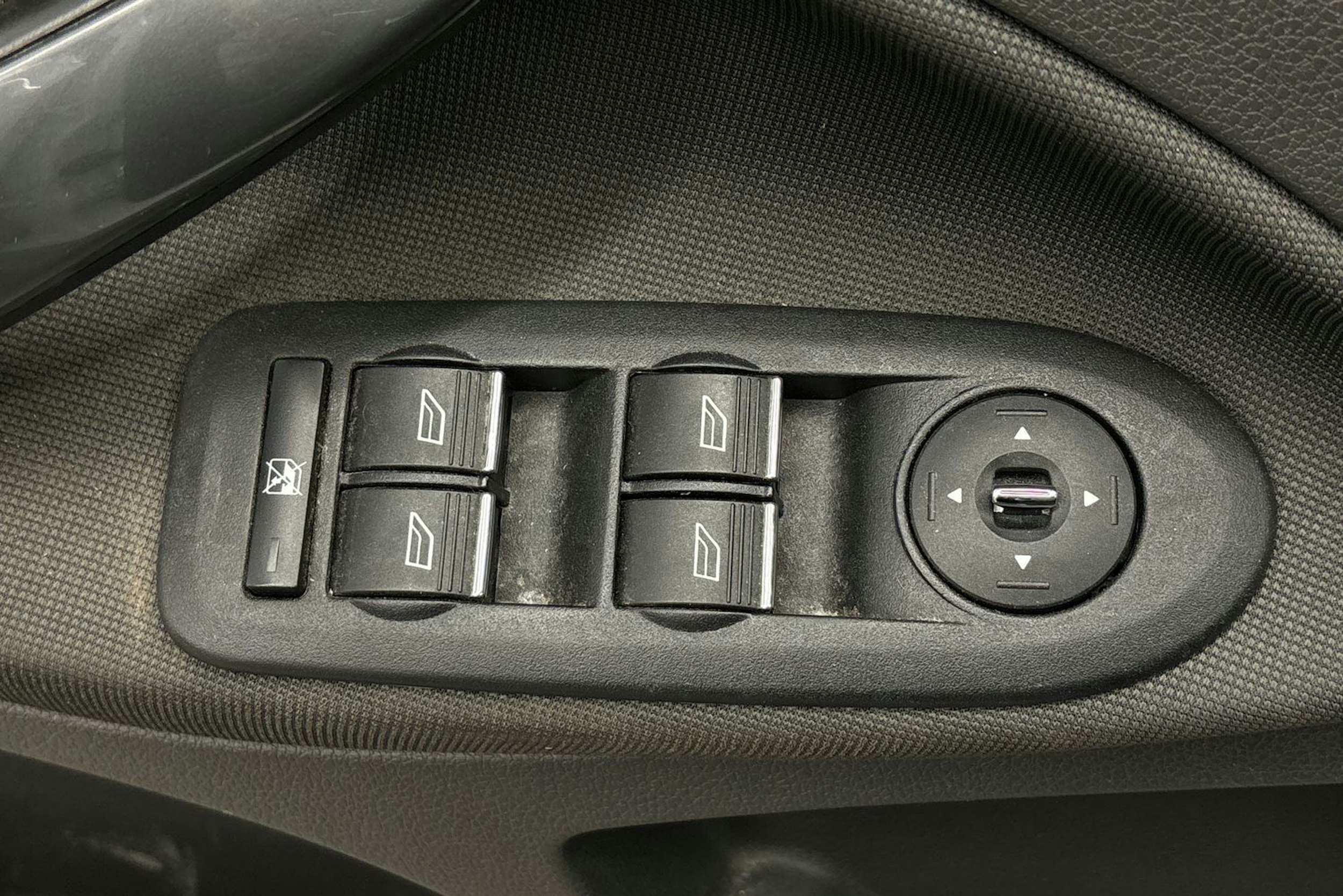 Valkoinen Ford Kuga 2010 kuva 19.