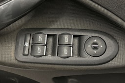 Valkoinen Ford Kuga 2010 kuva 19.