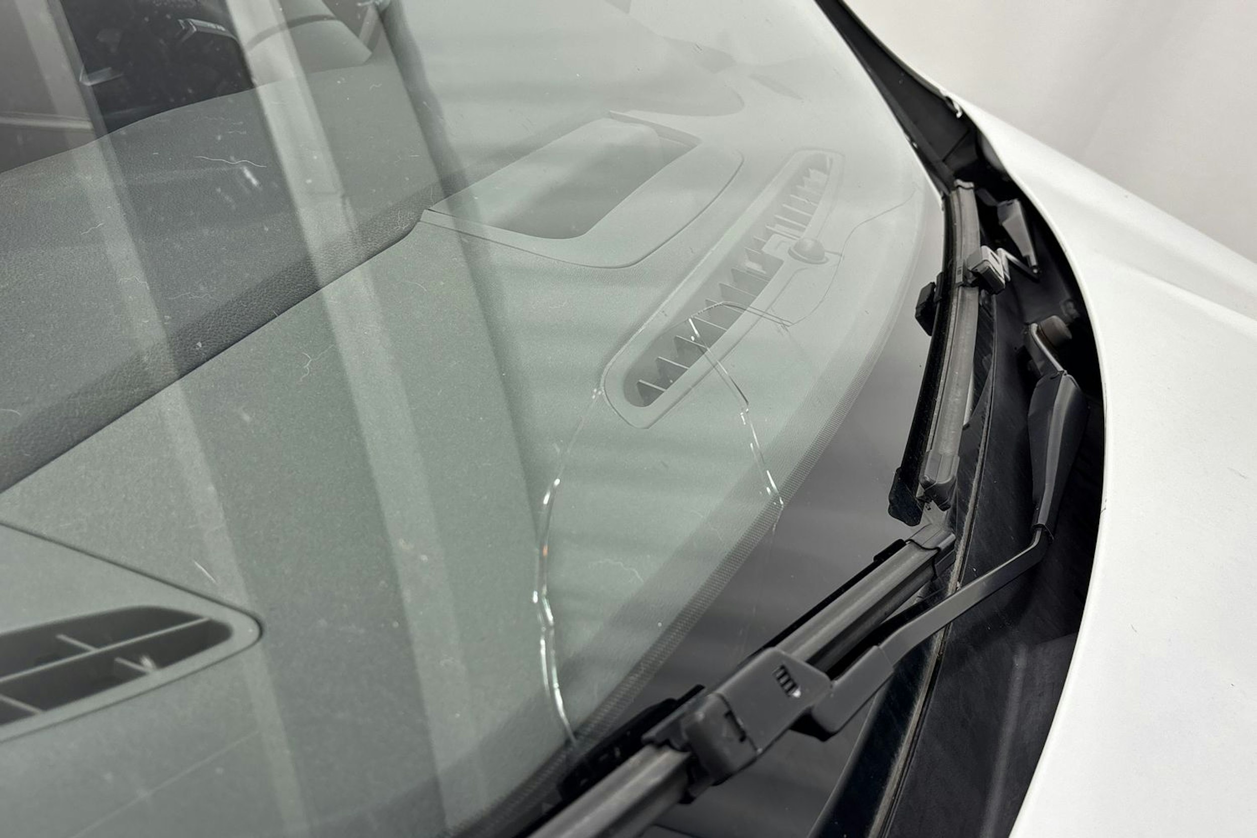 Valkoinen Ford Kuga 2010 kuva 22.
