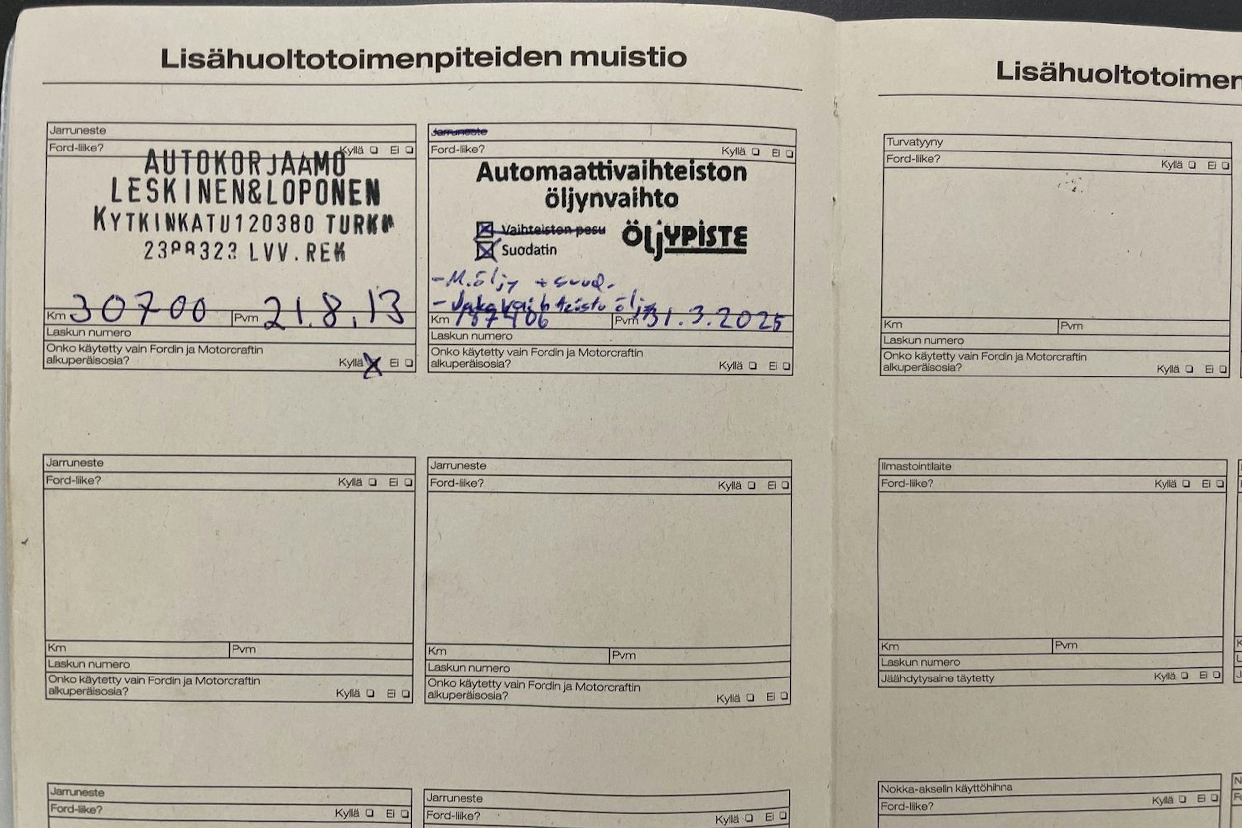 Sininen Ford Kuga 2011 kuva 21.