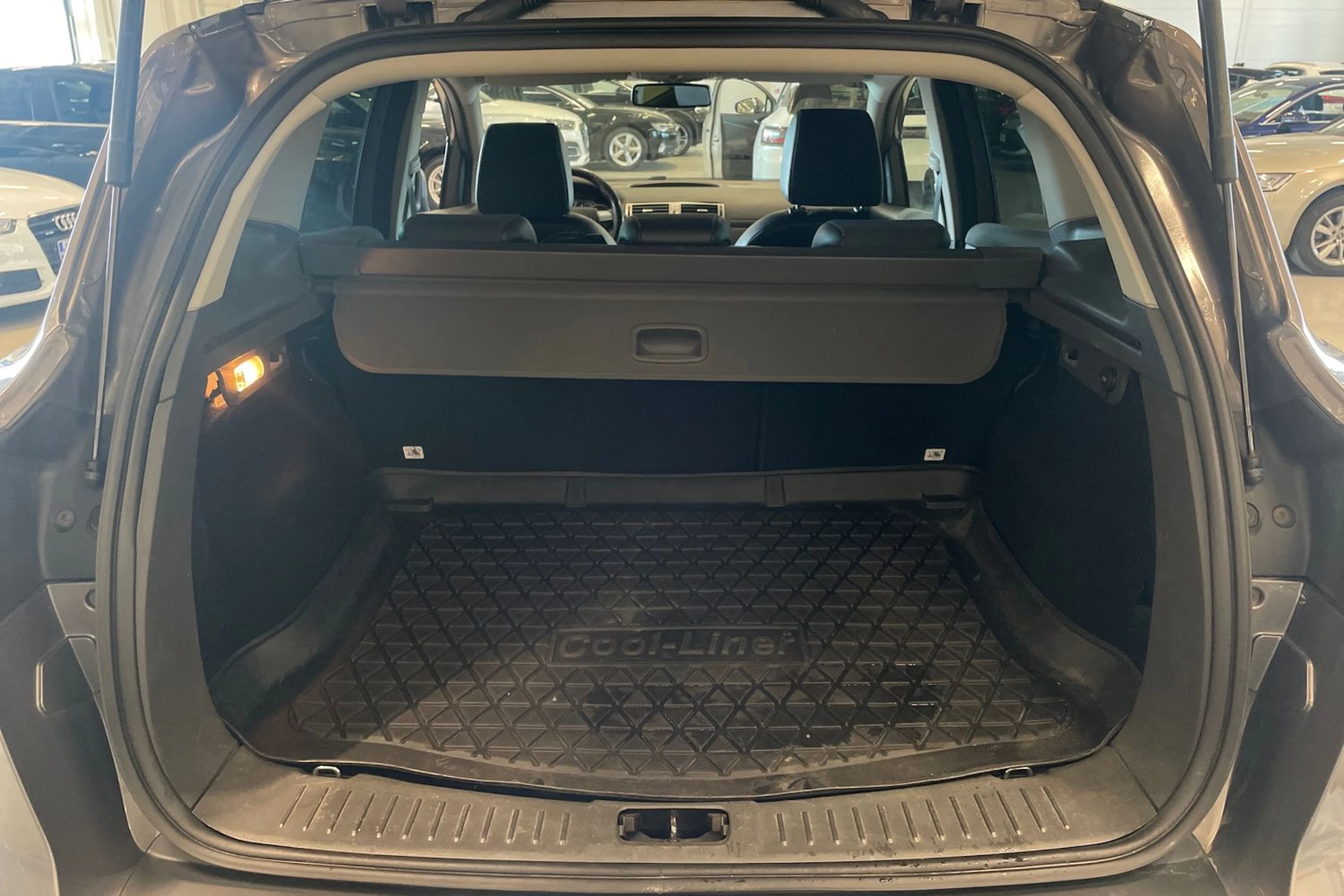 met. ruskea (beige) Ford Kuga 2012 kuva 24.