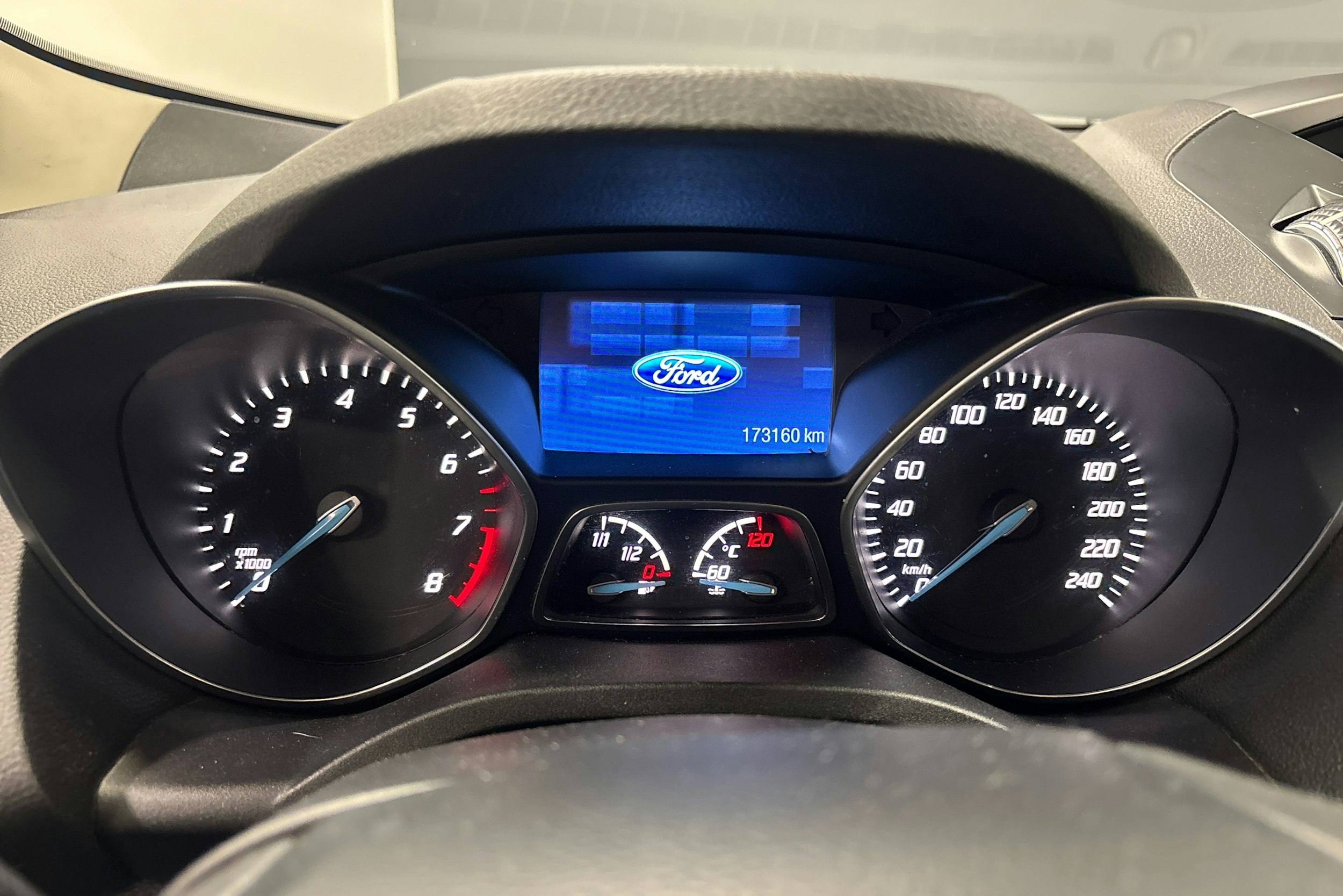 sininen Ford Kuga 2013 kuva 11.