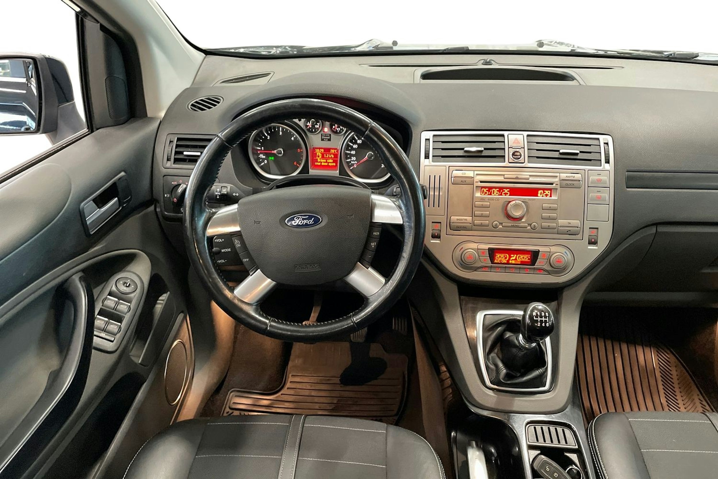 musta Ford Kuga 2013 kuva 9.