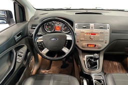 musta Ford Kuga 2013 kuva 9.