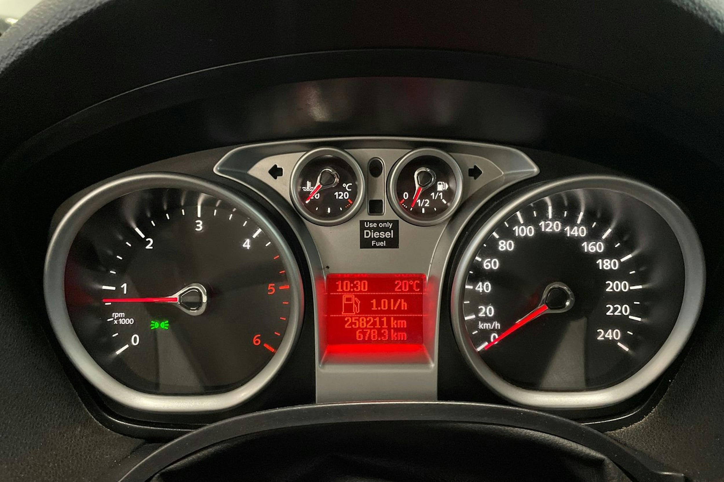 musta Ford Kuga 2013 kuva 19.