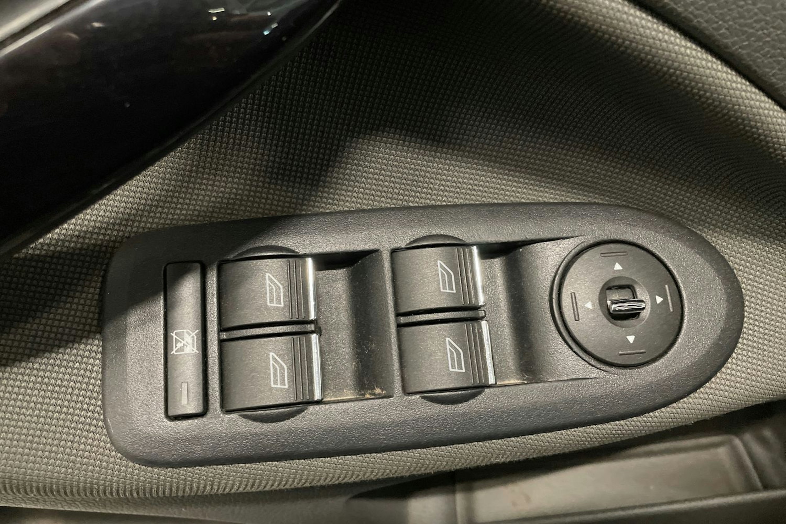 musta Ford Kuga 2013 kuva 23.