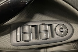 musta Ford Kuga 2013 kuva 23.