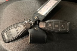 musta Ford Kuga 2013 kuva 24.