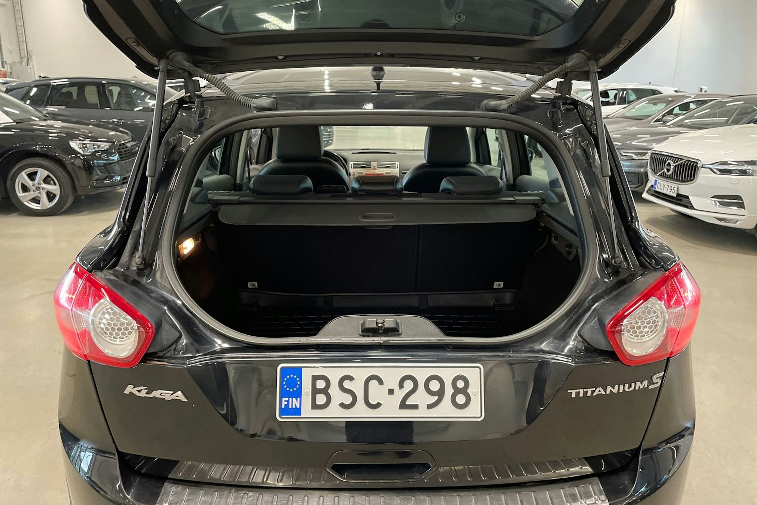 musta Ford Kuga 2013 kuva 25.