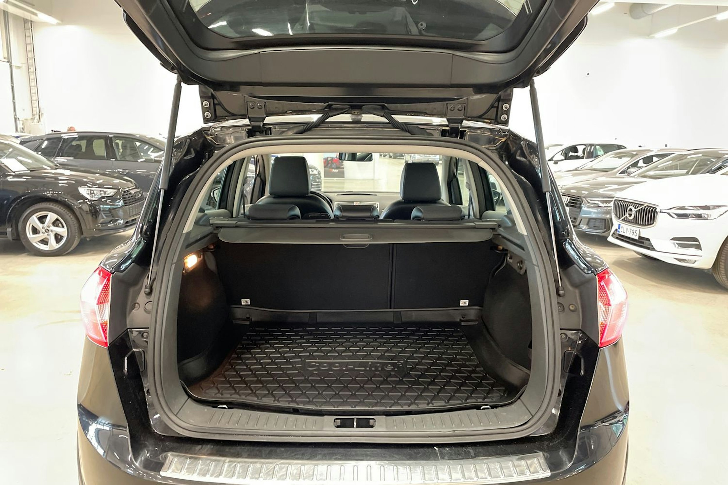 musta Ford Kuga 2013 kuva 26.