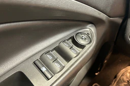 ruskea (beige) Ford Kuga 2013 kuva 16.
