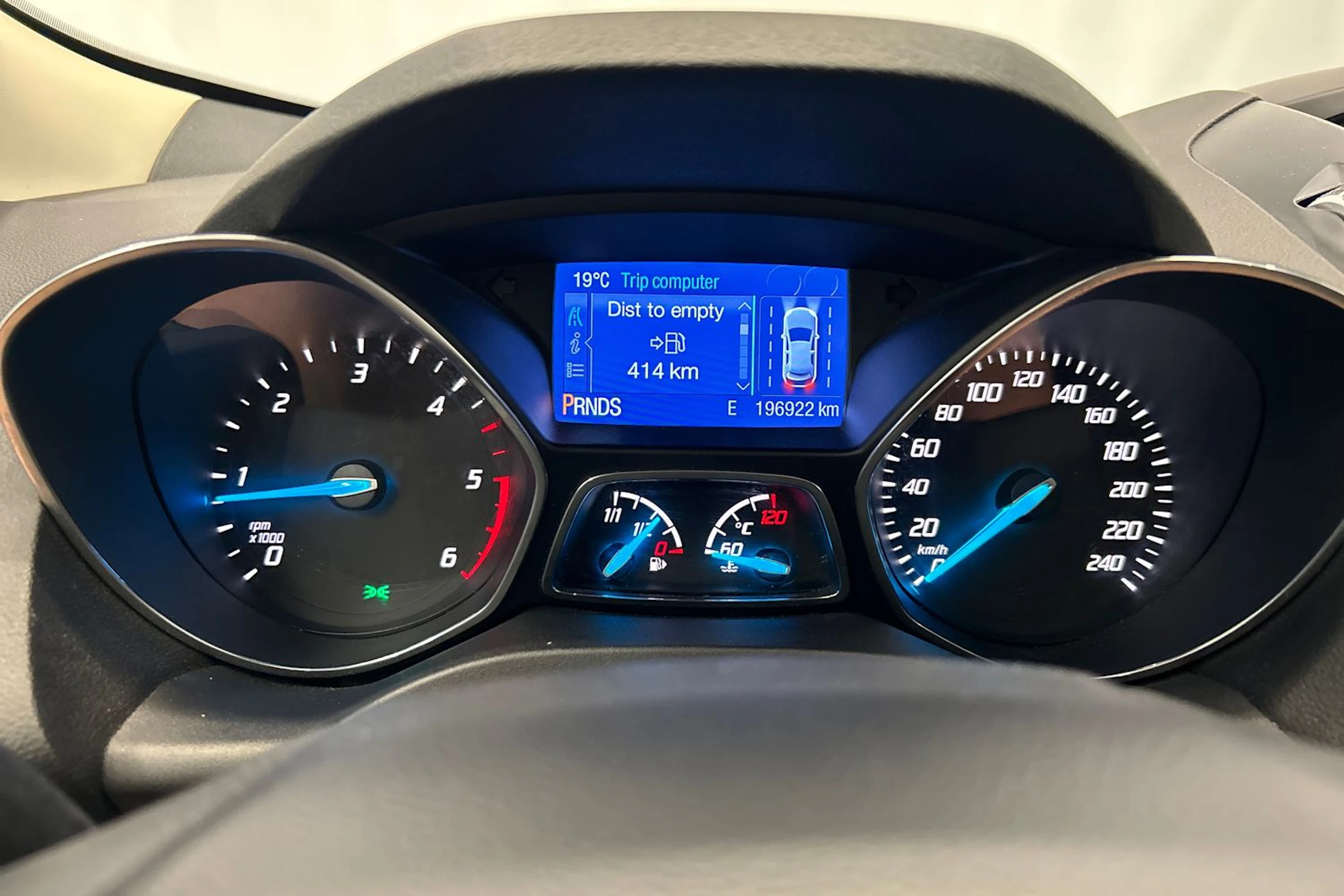 ruskea (beige) Ford Kuga 2013 kuva 17.