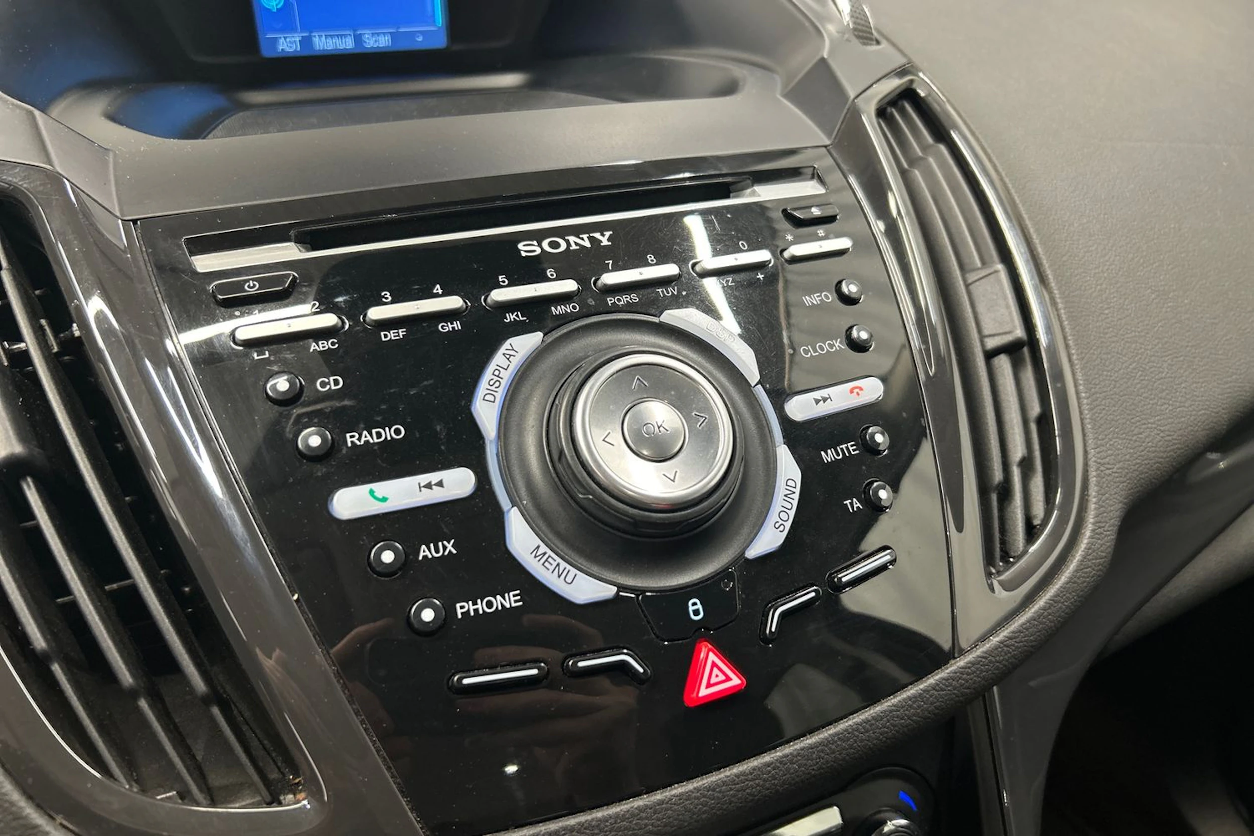 ruskea (beige) Ford Kuga 2013 kuva 23.