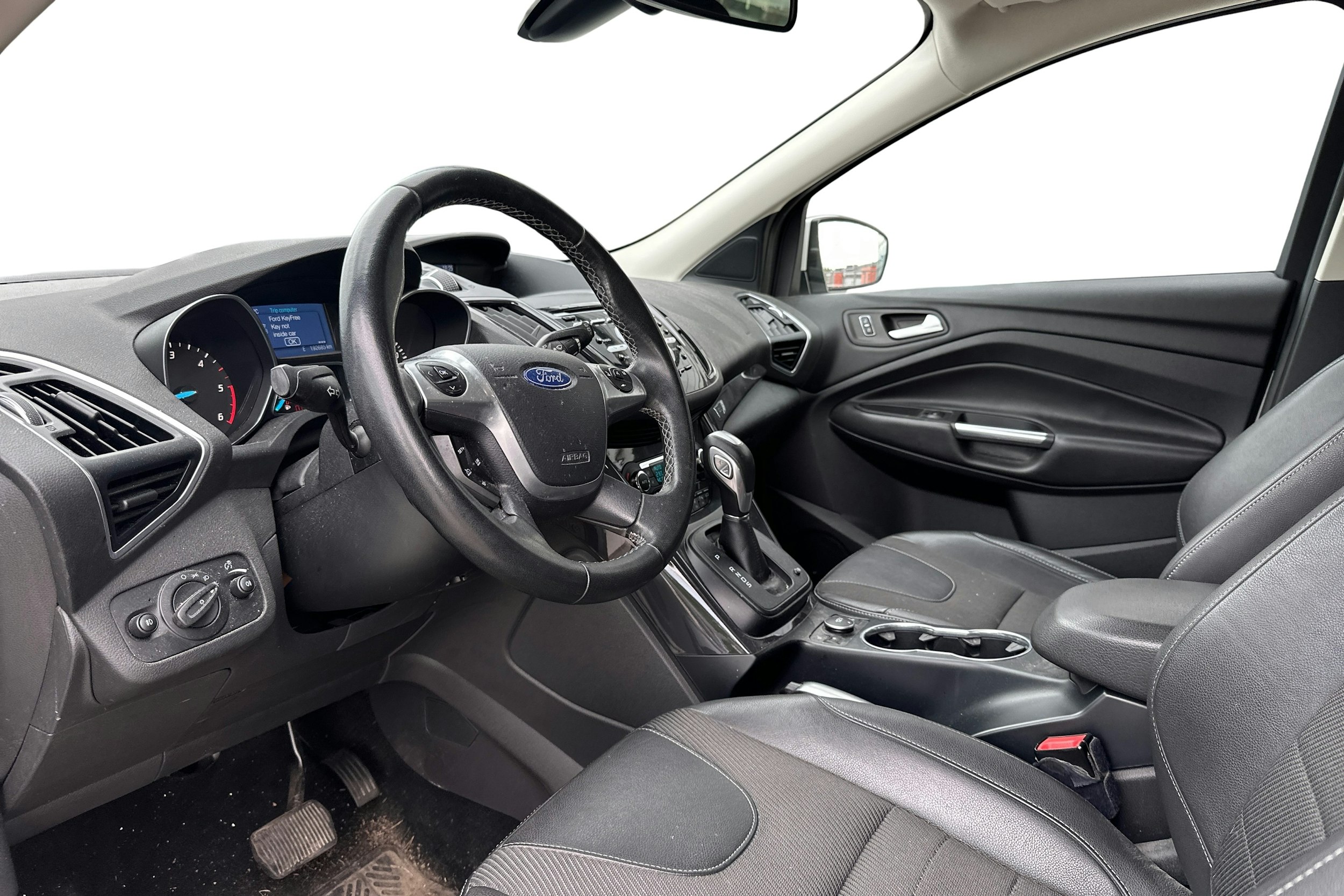 valkoinen Ford Kuga 2014 kuva 3.