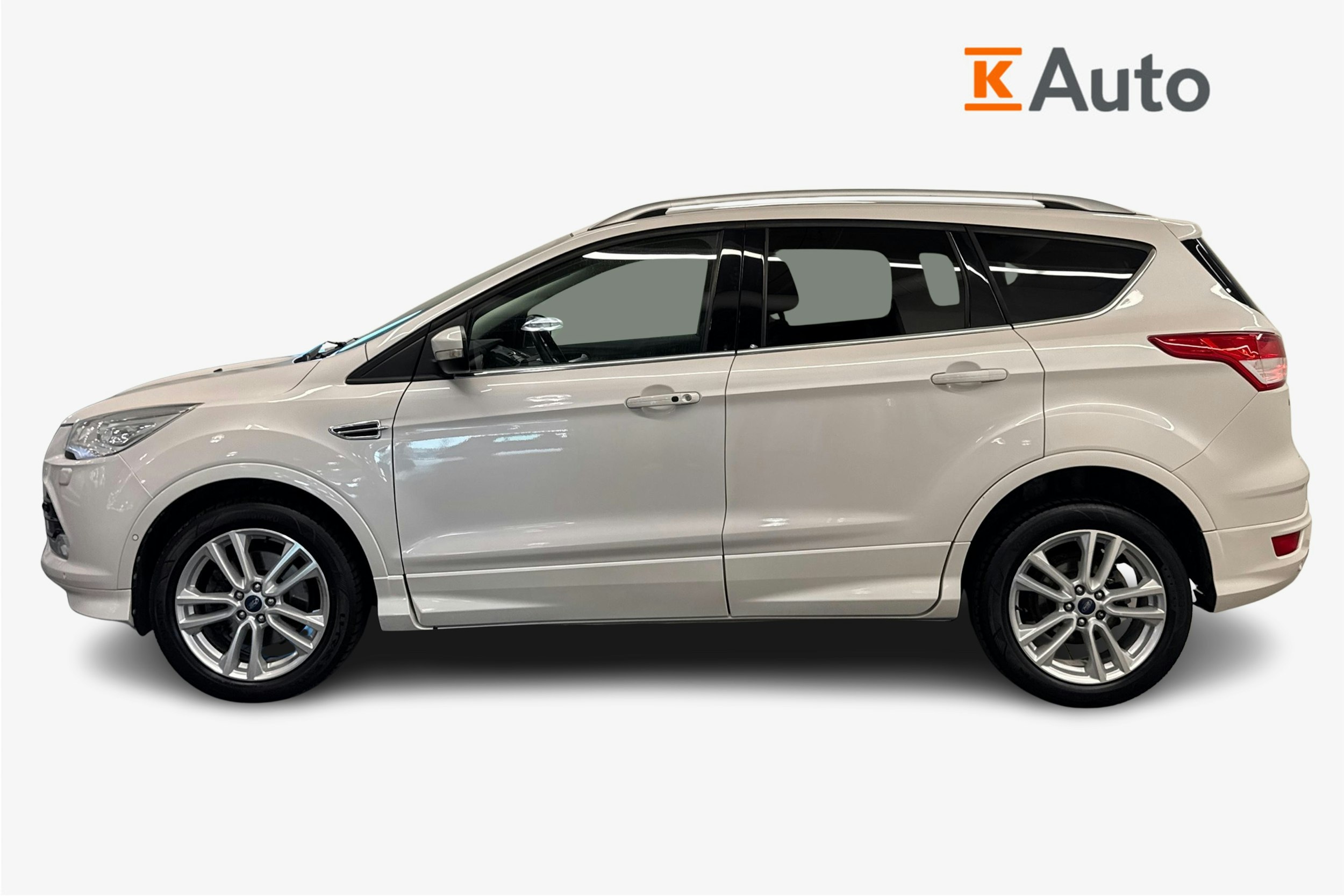 valkoinen Ford Kuga 2014 kuva 6.